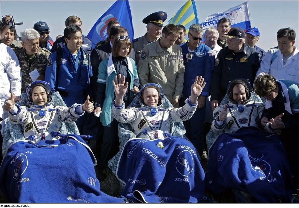 Русский Союз приземление из космоса фото, Soyuz space capsule astronaut photo